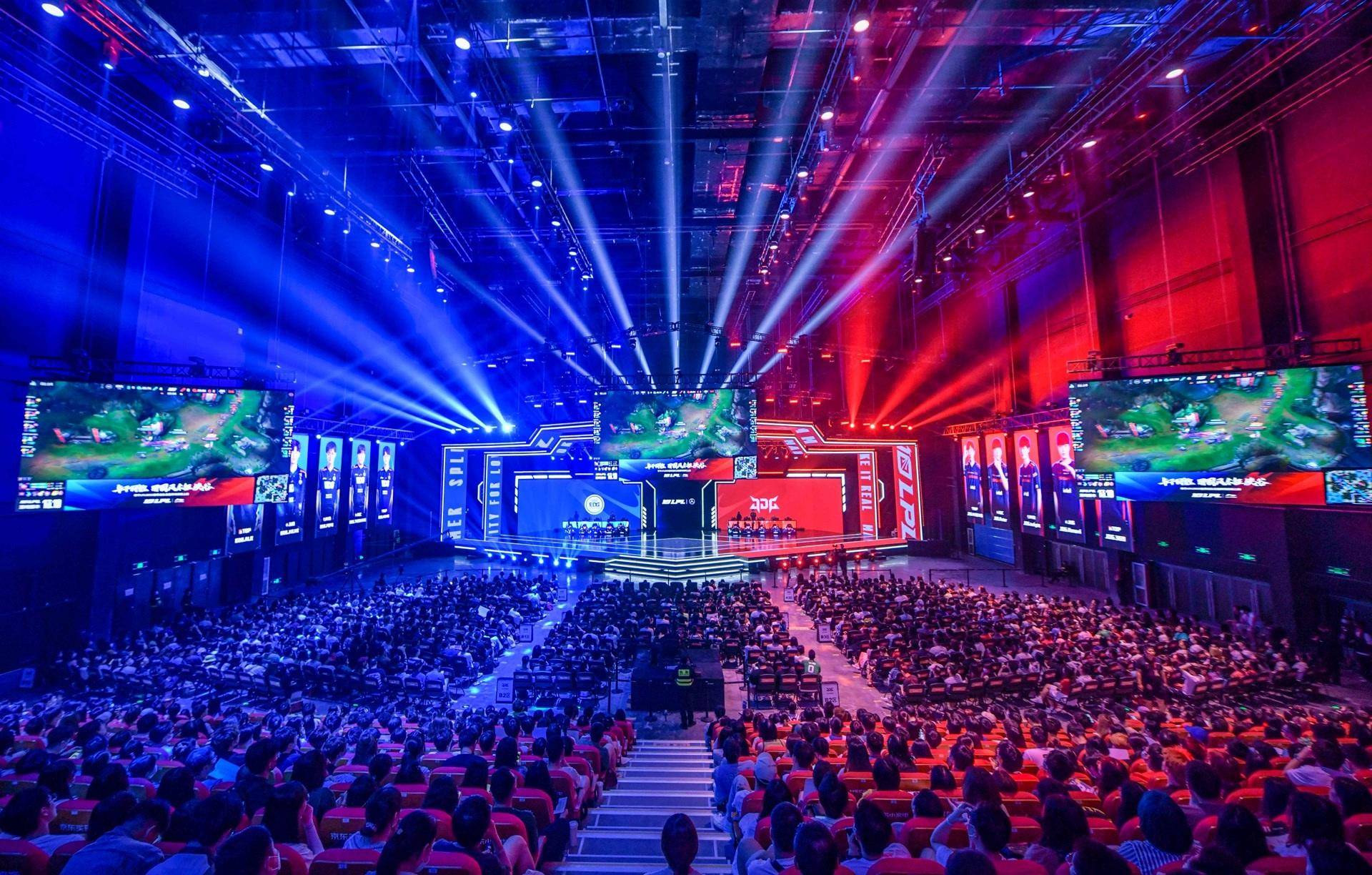 而前场对回 而前场对回